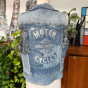 Harley Davidson Vest Studded Distressed  NEW WITH TAGS Large